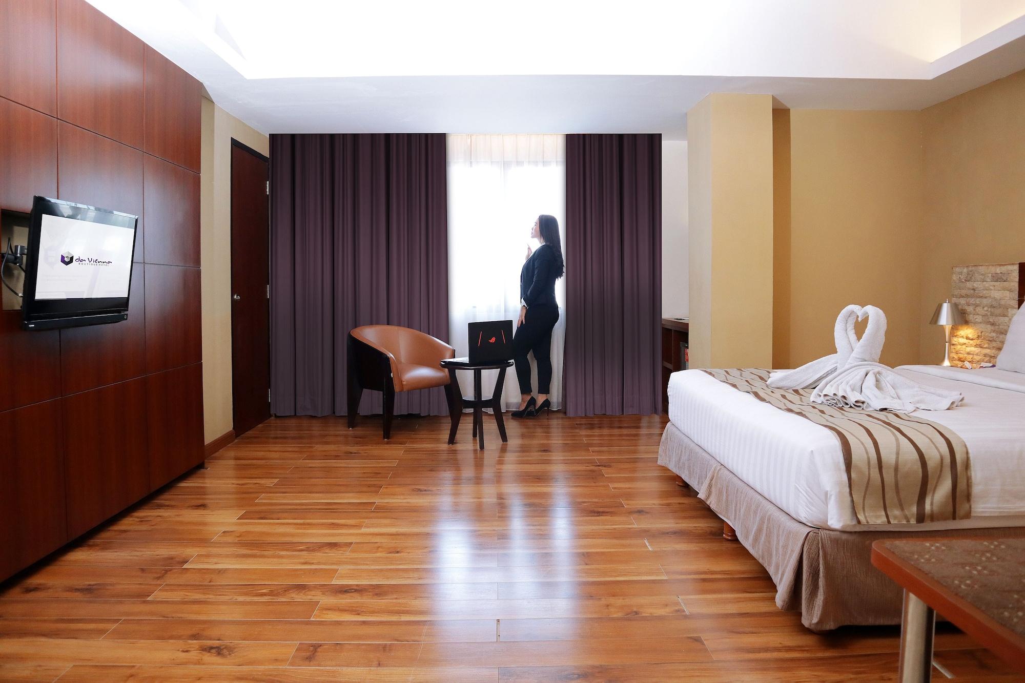 Da Vienna Boutique Hotel Batam Экстерьер фото